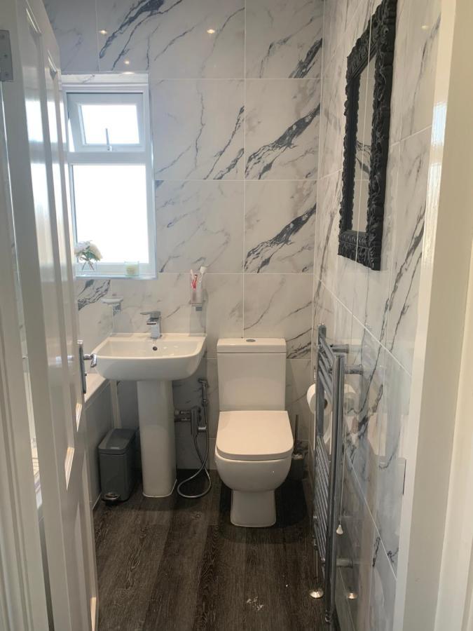 Modern 3 Bedroom Luxury Home With Private Drive Idle Eksteriør bilde